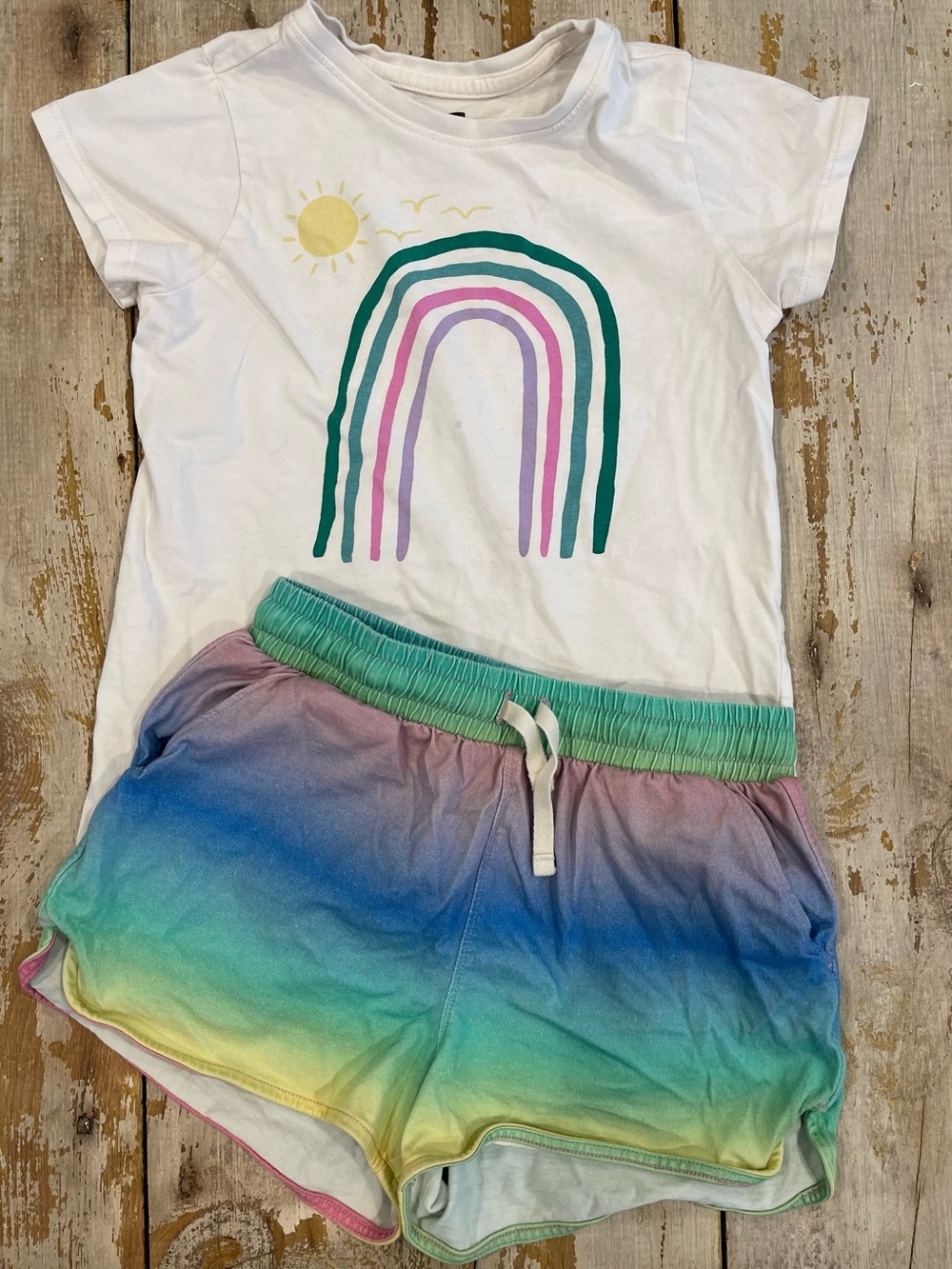 Tea Collection rainbow ombré shorts with free t-shirt